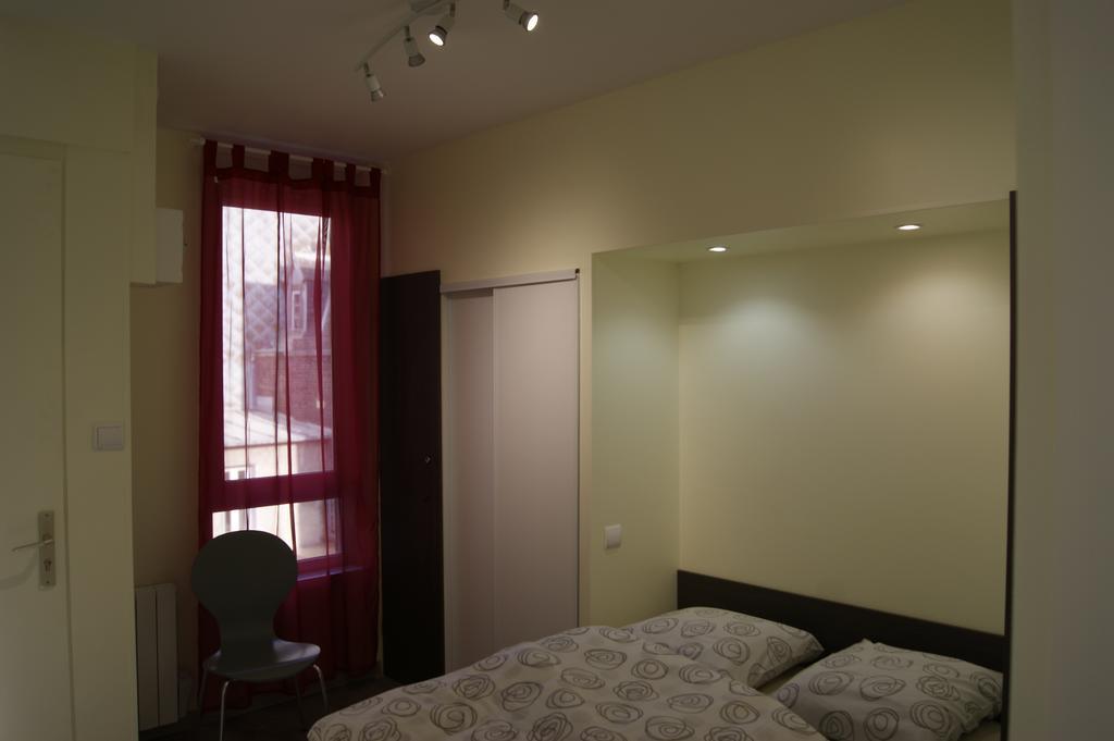Simple Asile Apartment